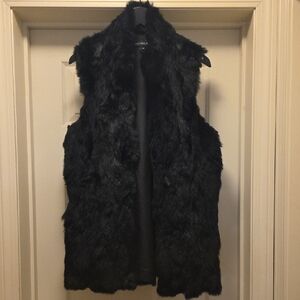 Adrienne Landau Elegant Black Faux Fur Vest. A-8.